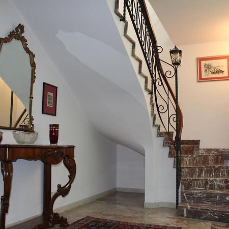 Bed and Breakfast Tres Chic Чивитанова-Марке Экстерьер фото