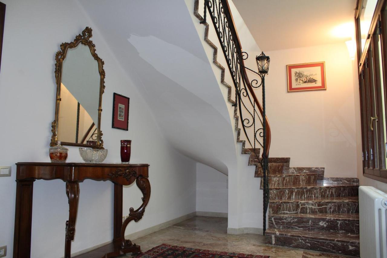 Bed and Breakfast Tres Chic Чивитанова-Марке Экстерьер фото