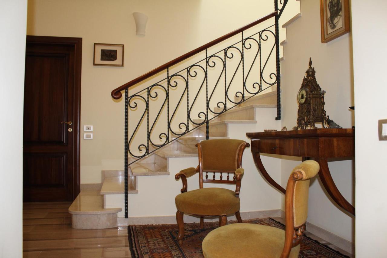 Bed and Breakfast Tres Chic Чивитанова-Марке Экстерьер фото