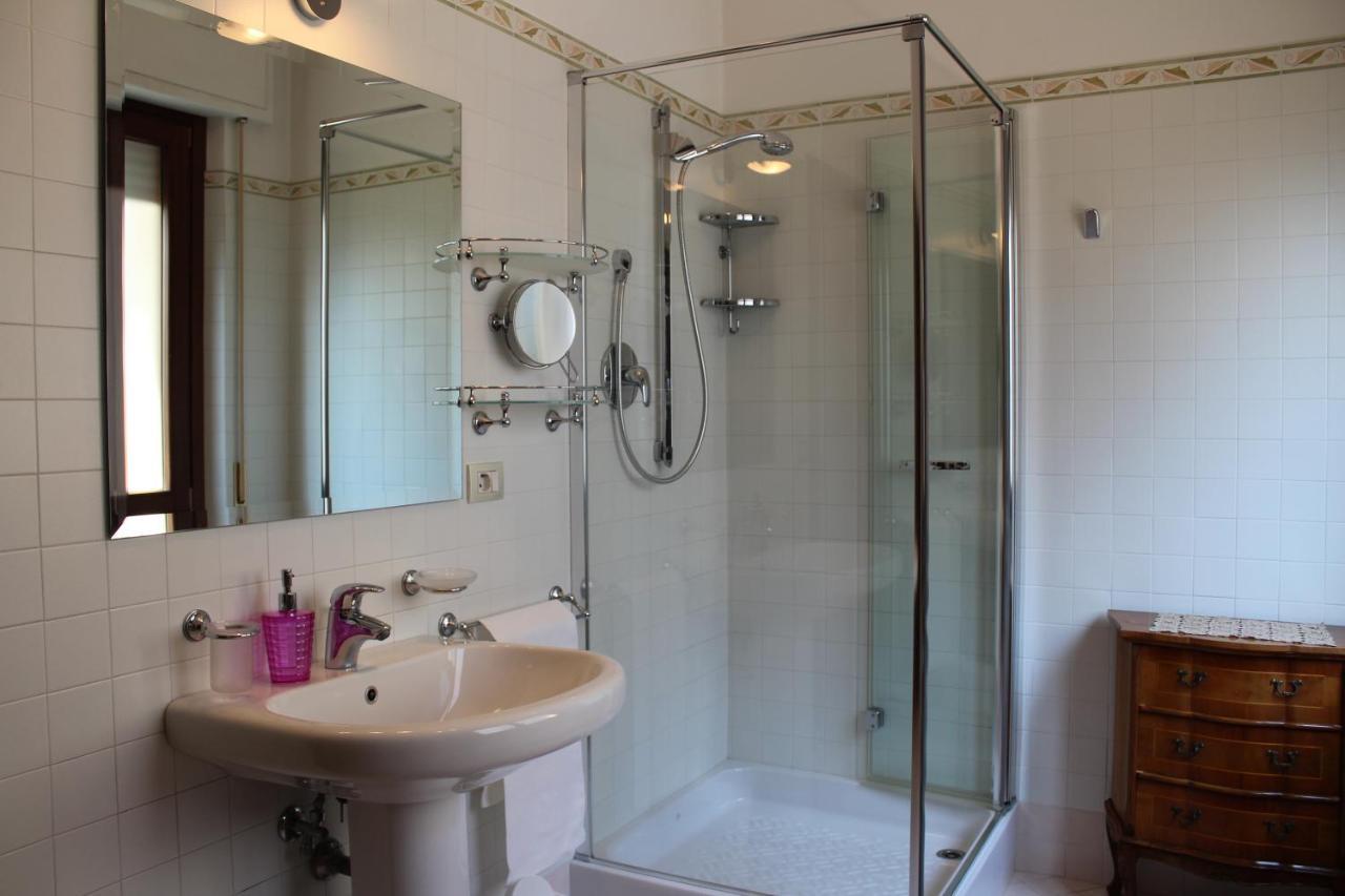 Bed and Breakfast Tres Chic Чивитанова-Марке Экстерьер фото
