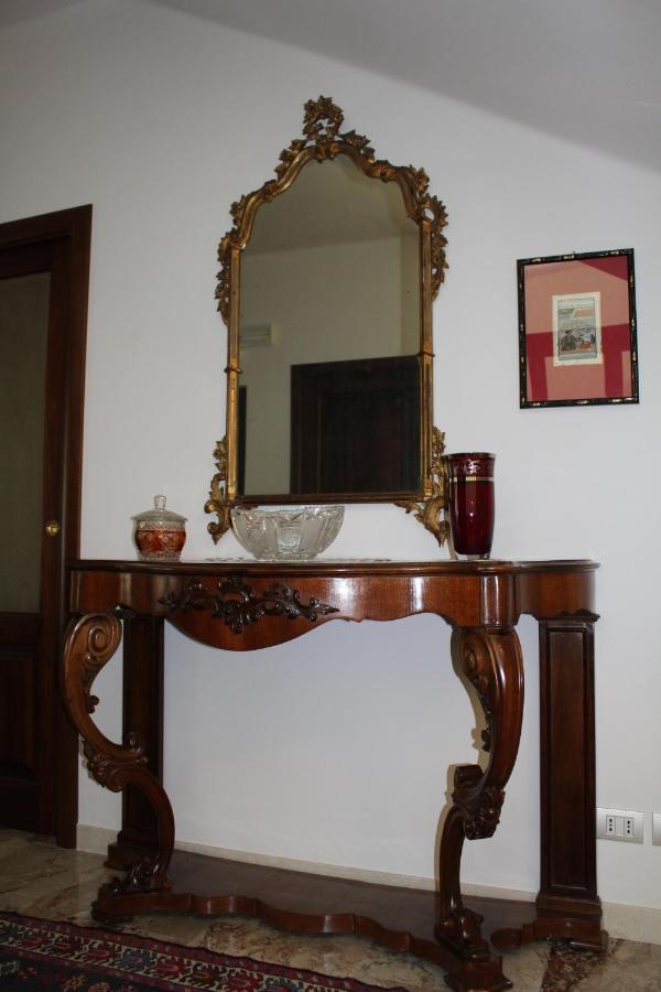 Bed and Breakfast Tres Chic Чивитанова-Марке Экстерьер фото
