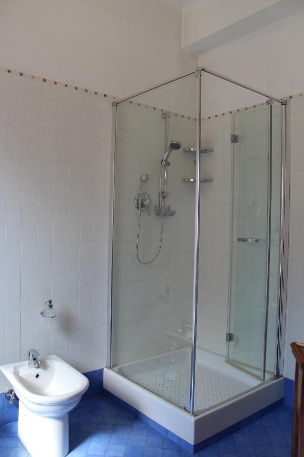 Bed and Breakfast Tres Chic Чивитанова-Марке Экстерьер фото