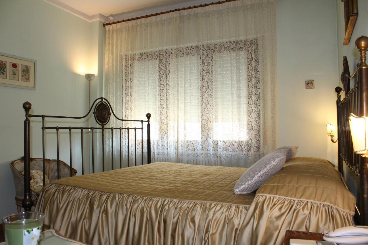 Bed and Breakfast Tres Chic Чивитанова-Марке Экстерьер фото