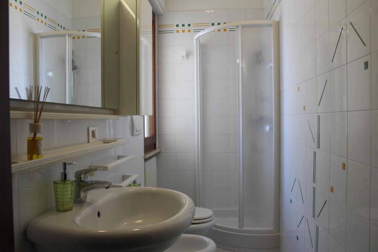 Bed and Breakfast Tres Chic Чивитанова-Марке Экстерьер фото