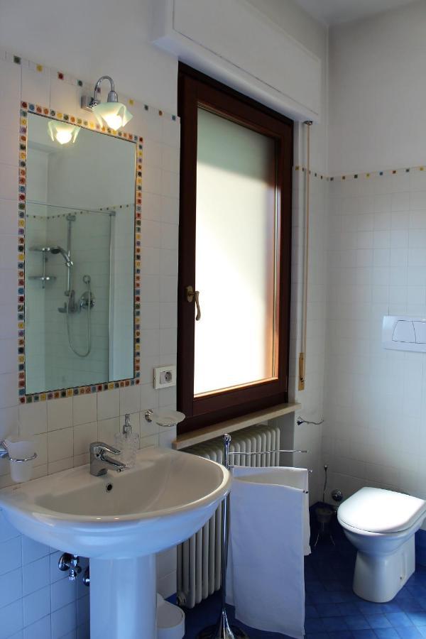 Bed and Breakfast Tres Chic Чивитанова-Марке Экстерьер фото